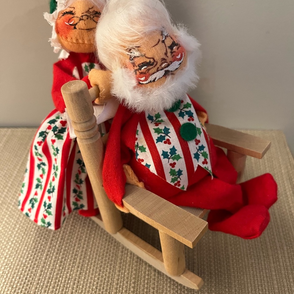 Annalee1963 mobilitee.  Mr & Mrs Claus sitting in rocking chair.